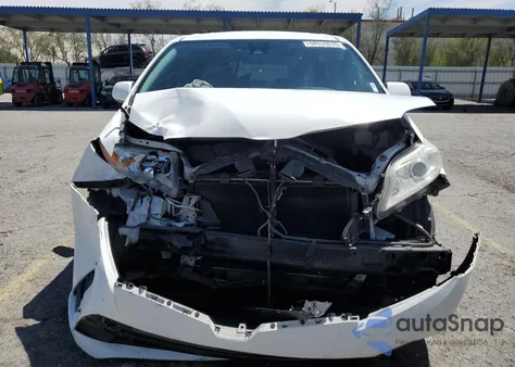 2018 Toyota Sienna Le z USA, uszkodzony, nr VIN 5TDKZ3DC4JS920443